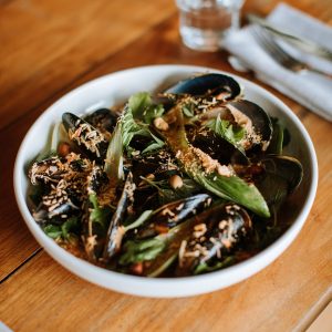 mussels with ducks curry paste